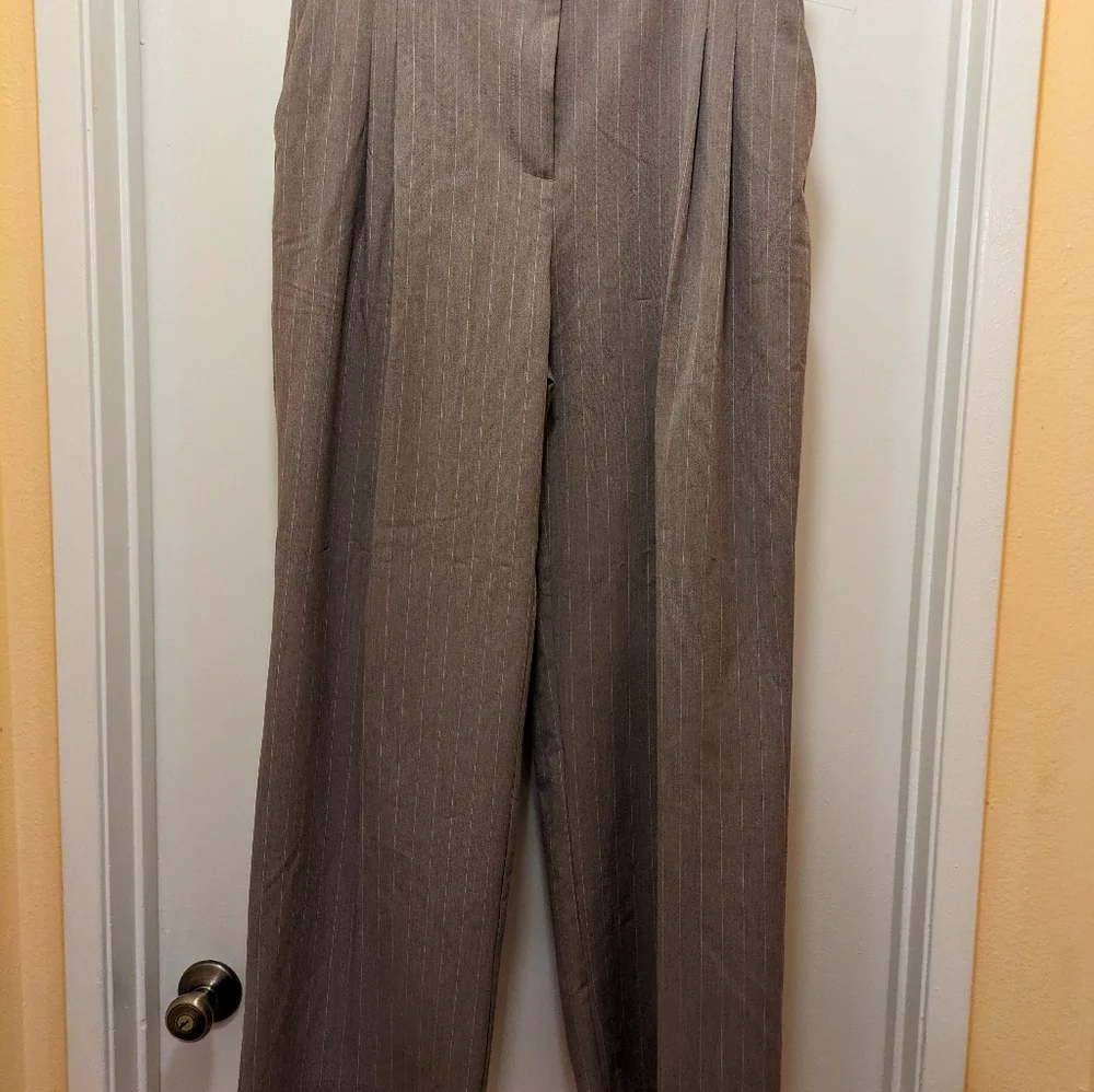 House of Harlow 1960 tan pin stripe slacks women's sz L New no tag - Picture 5 of 10